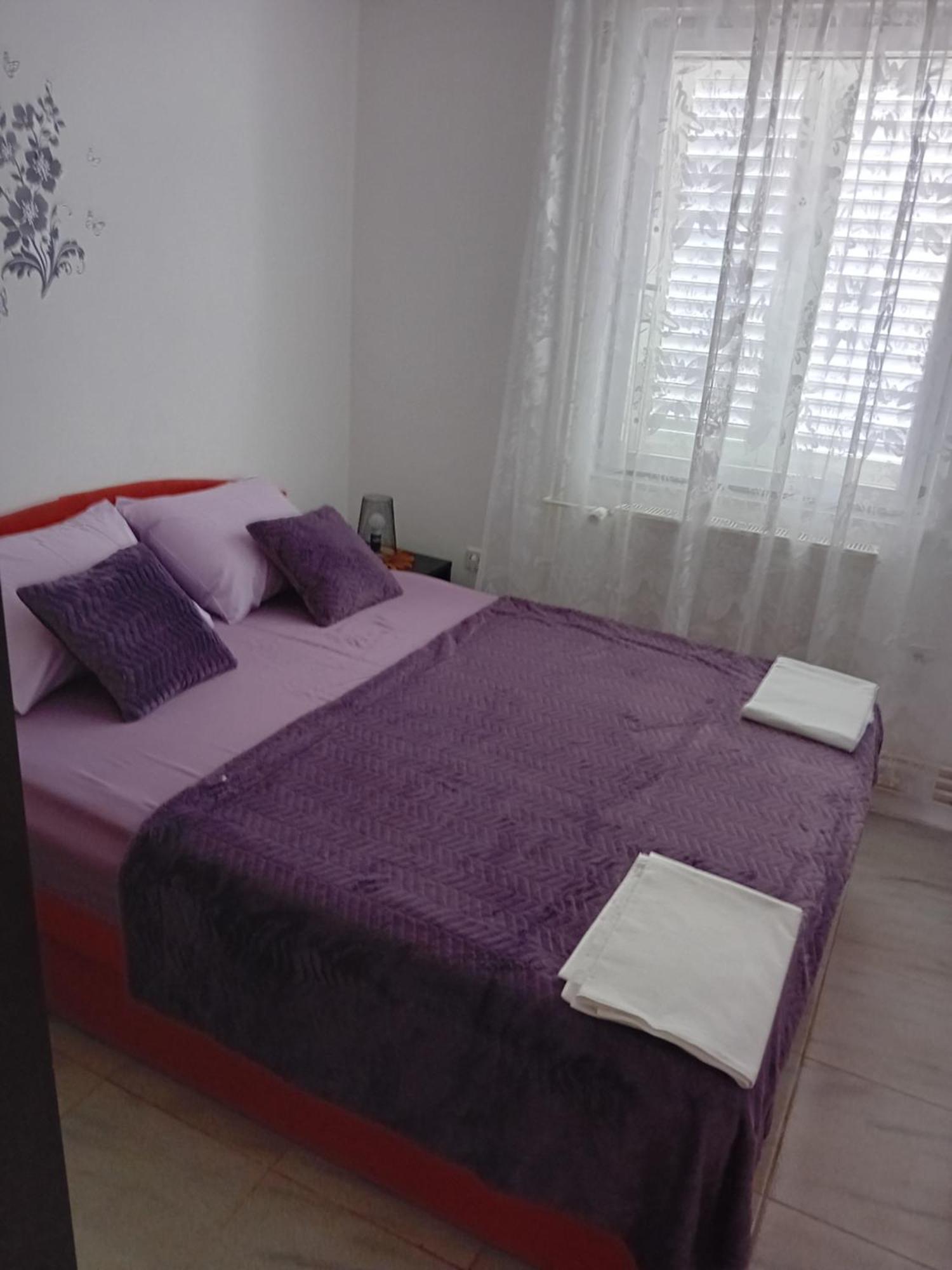 Apatmani Peternel Apartamento Vir Exterior foto