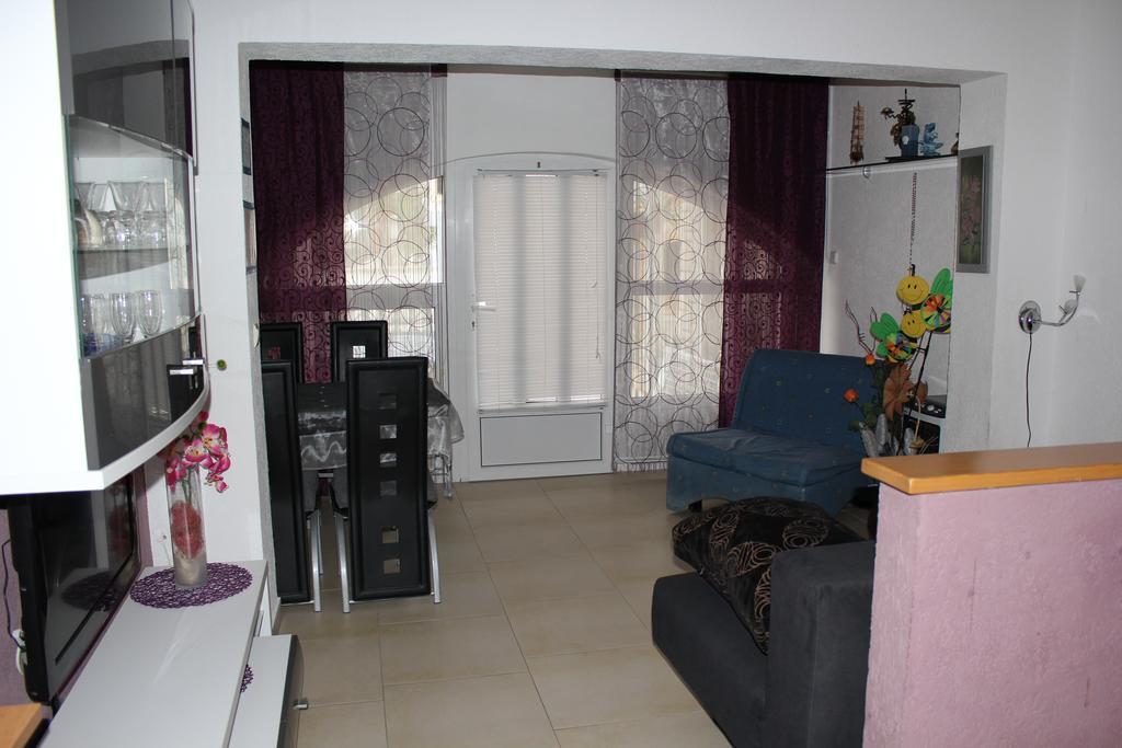 Apatmani Peternel Apartamento Vir Exterior foto