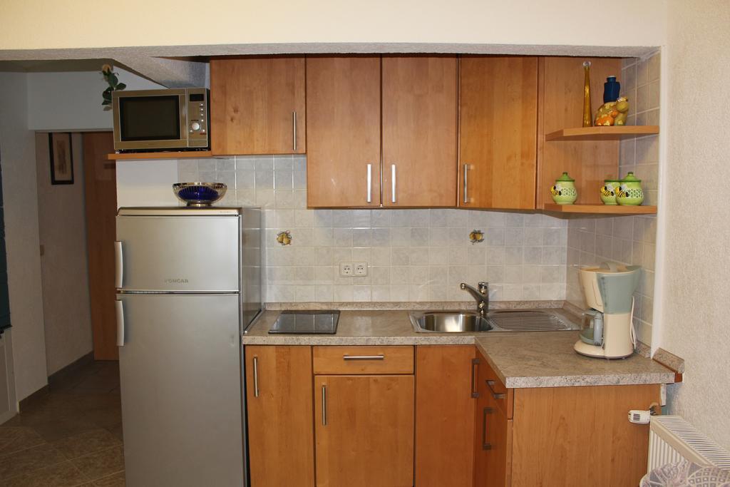 Apatmani Peternel Apartamento Vir Exterior foto